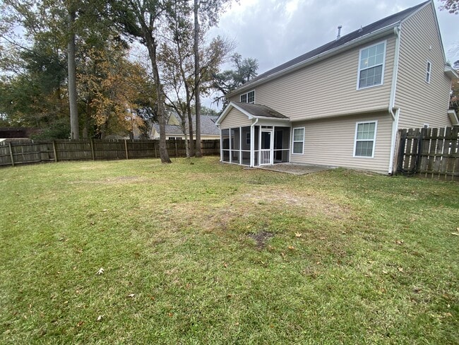 Building Photo - 406 Arbor Oaks Dr