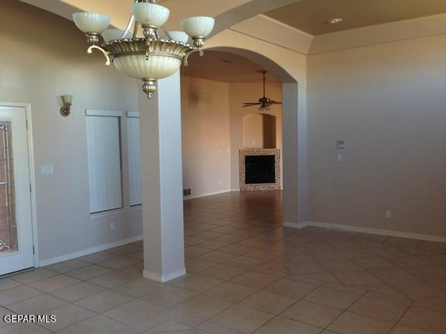 Building Photo - 1031 Los Moros Dr