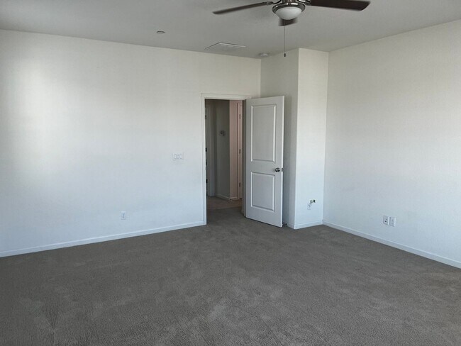 Building Photo - Excellent Witney Ranch 4 Bedroom, 3 Bathroom Home in Whitney Ranch for Rent.