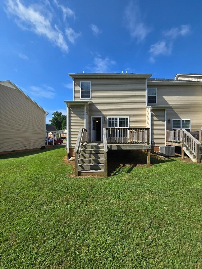 Building Photo - 719 Cobblestone Dr