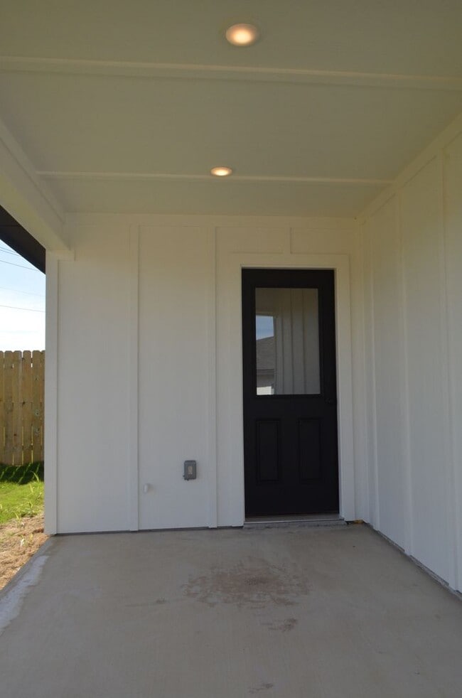 Building Photo - 977 Cline Dr