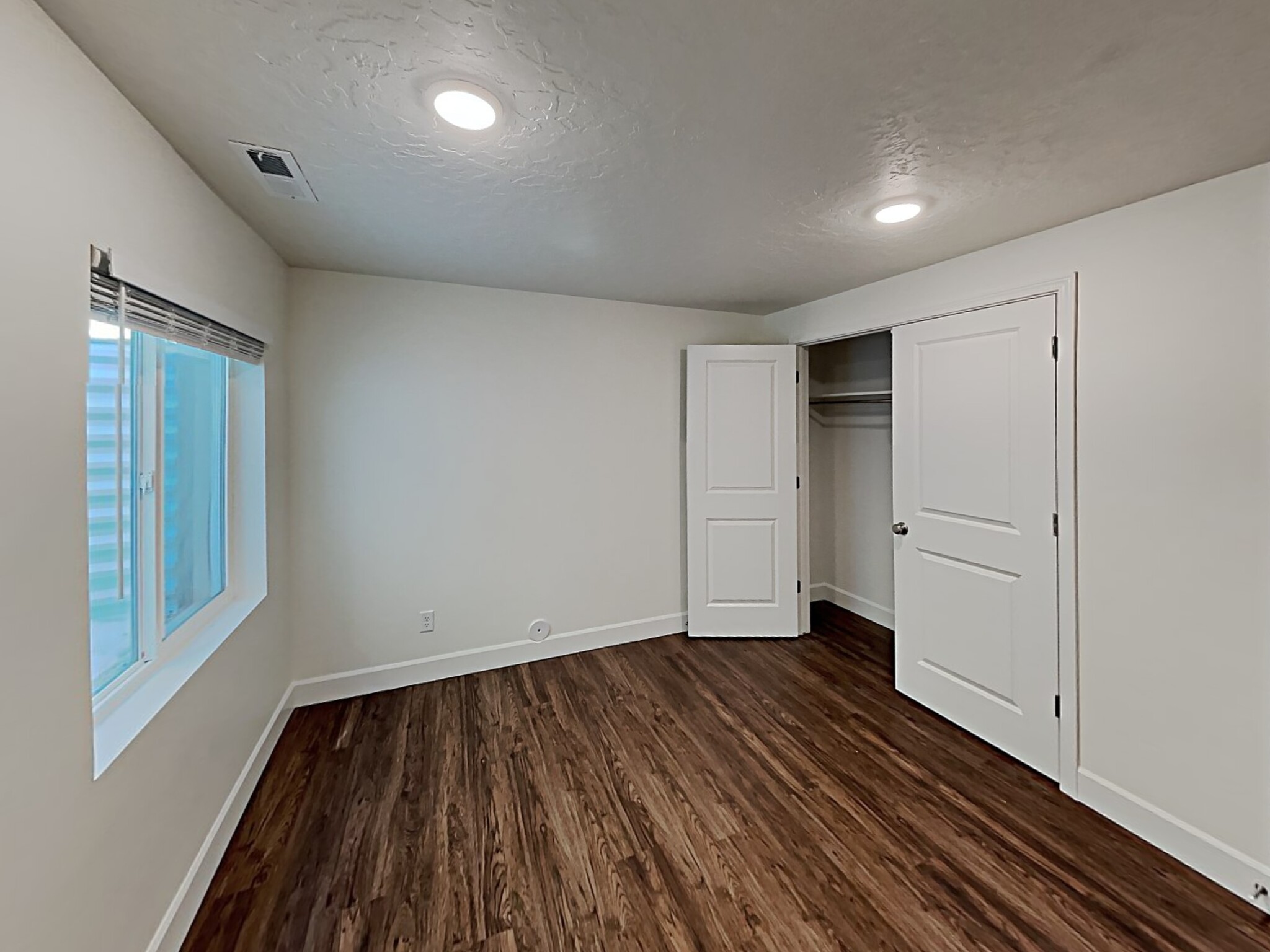 Building Photo - 6584 Old Forest Dr