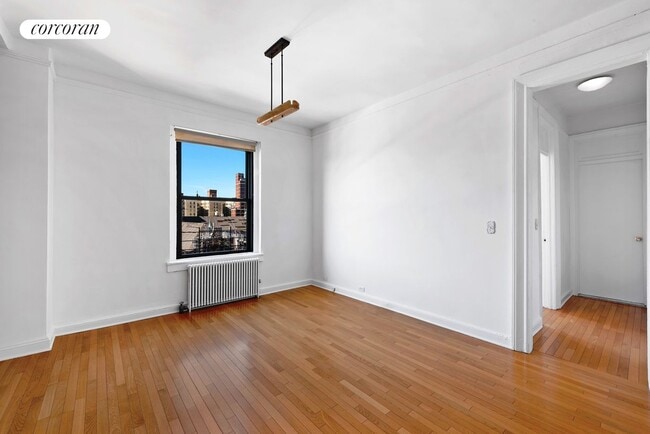 Building Photo - 510 W 110th St