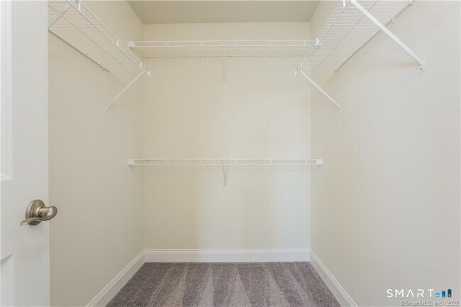 Building Photo - 12 W Cross Trail