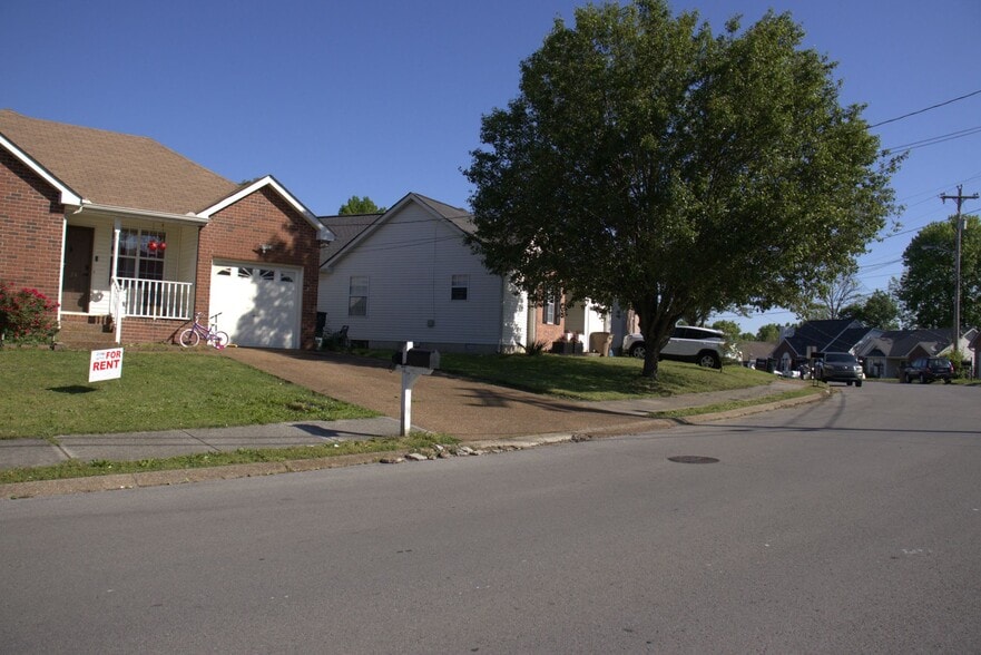 View from the Street - 3924 Calumet Dr