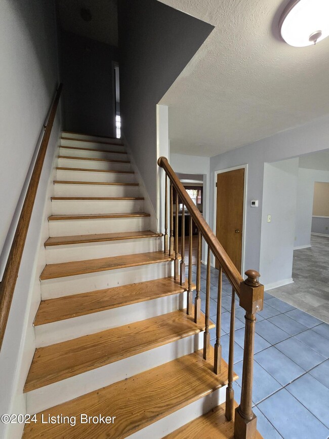 Building Photo - 4515 Lambert Rd