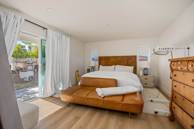 Building Photo - 810 California St