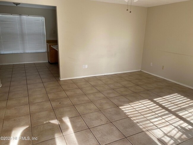 Building Photo - 1643 Rhonda Dr