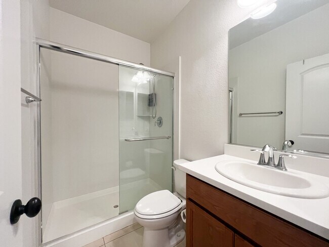 Building Photo - Spacious 4 Bd 3 Bath Home in Elk Grove