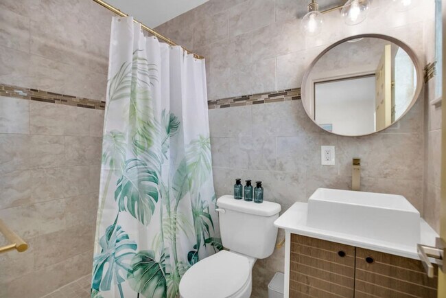 Building Photo - 1850 SW 24th St