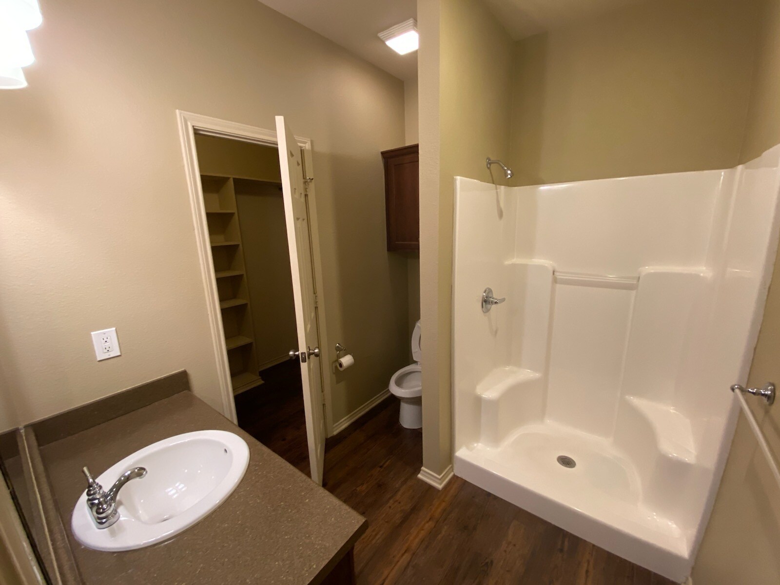 Building Photo - 4224 Castlegate Dr