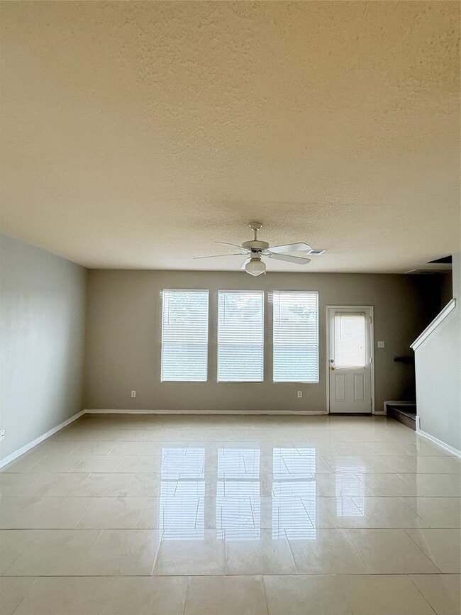 Building Photo - 2679 Cypressvine Dr