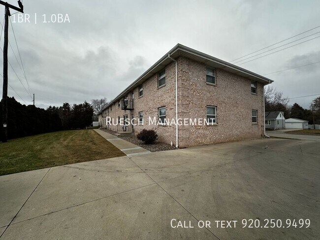 Building Photo - Charming 1 Bedroom 1 Bath Upper Apartment ...