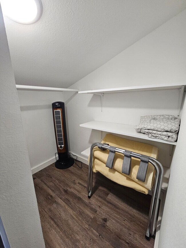 Building Photo - 1 BED | PLUS LOFT AREA | 1.5 BATH | FURNISHED | APARTMENT | RAPID VALLEY