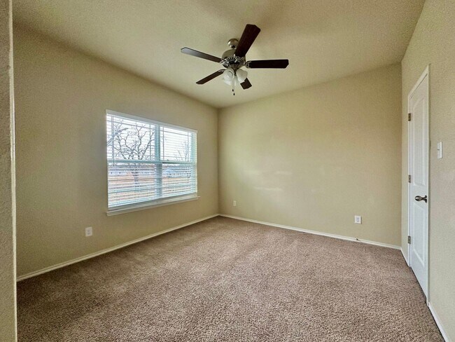 Building Photo - Spacious 4-Bed, 5-Bath Home with Large Backyard Minutes from Baylor Campus!