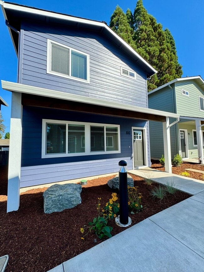 Building Photo - Newly Built 3 Bed, 2.5 Bath Cottage Homes with Free Wifi Internet