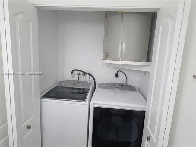 Building Photo - 14351 SW 133rd Ct