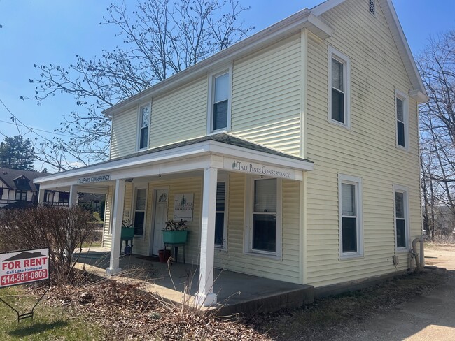 Building Photo - 4465 Lakeland Dr