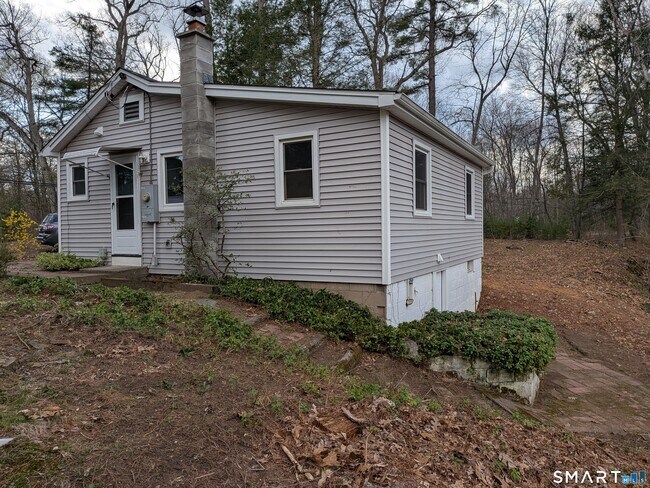 Building Photo - 414 Salmon Brook St