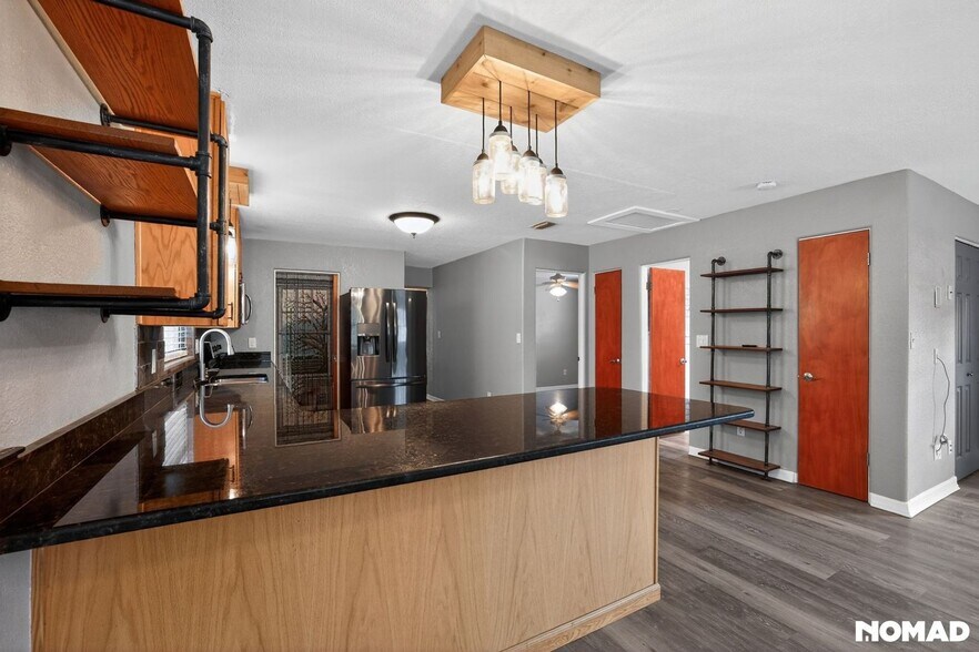 Building Photo - 516 3rd Ave NE