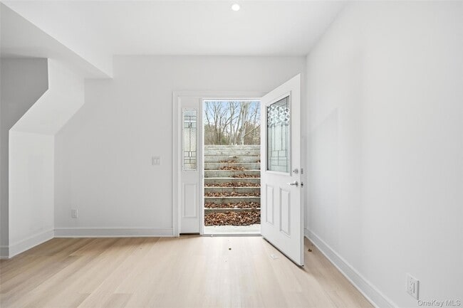 Building Photo - 67 Paulding Ln