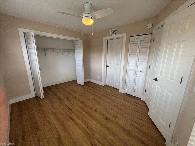 Building Photo - 5327 Summerlin Rd