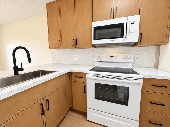 Building Photo - 1172 Coral Club Dr