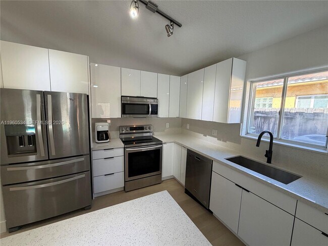 Building Photo - 7971 NW 186th Terrace