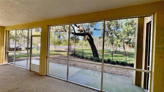 Building Photo - 115 Riverview Bend S