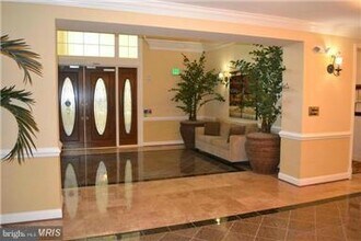 Building Photo - 3100 Stone Cliff Dr