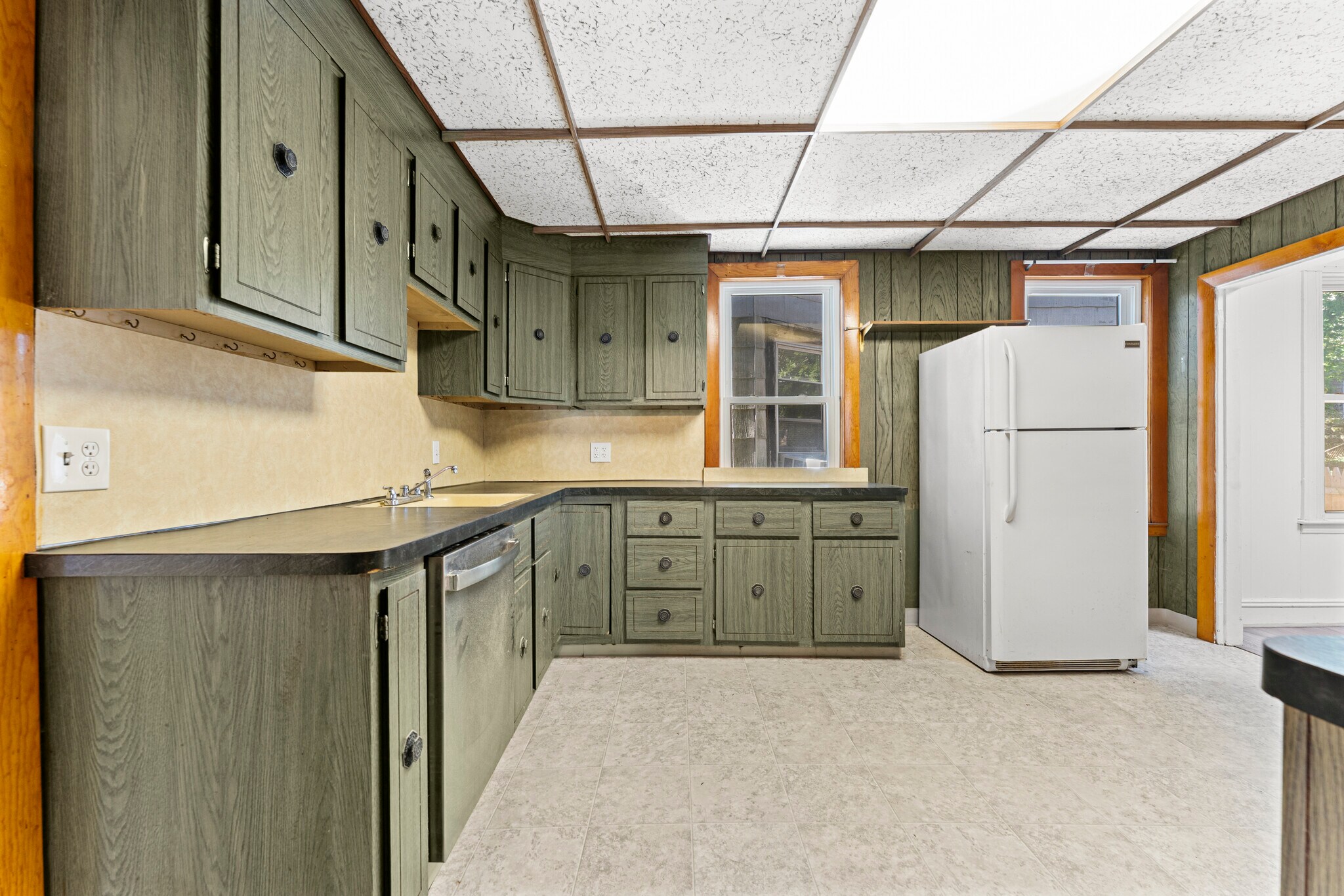 kitchen - 31 Cameron Ave