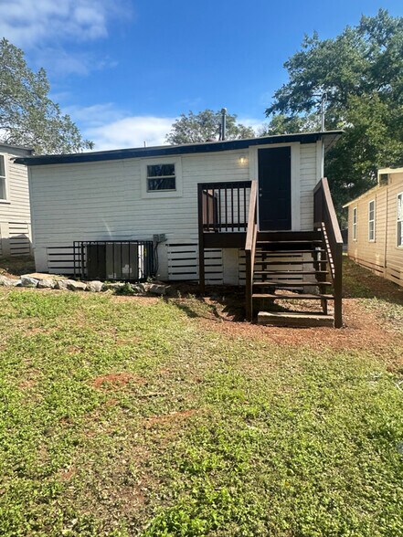Building Photo - 308 Gamma St S