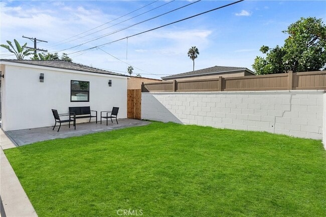 Building Photo - 3945 S Norton Ave