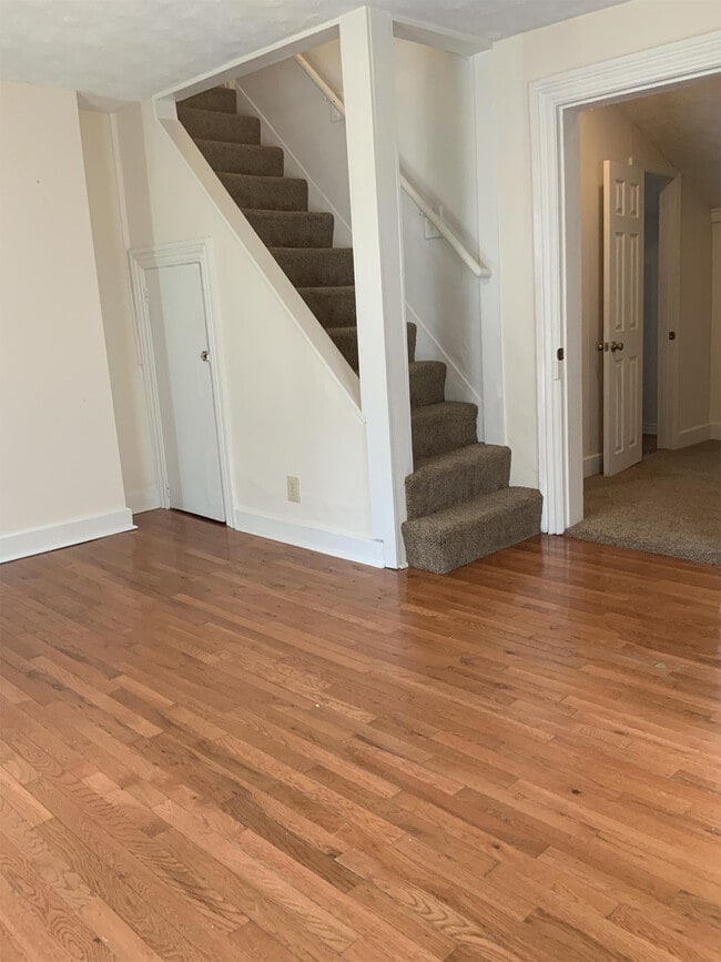 Building Photo - 344 Watt St