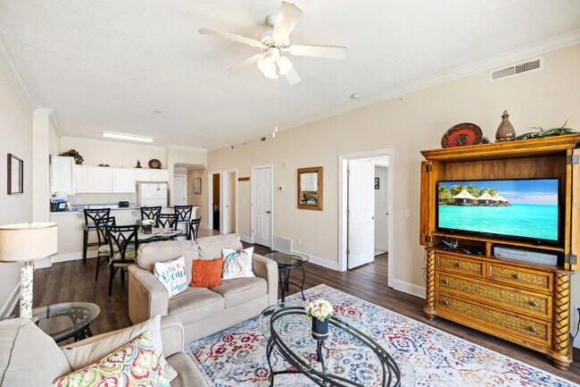 Building Photo - 10625 Front Beach Rd