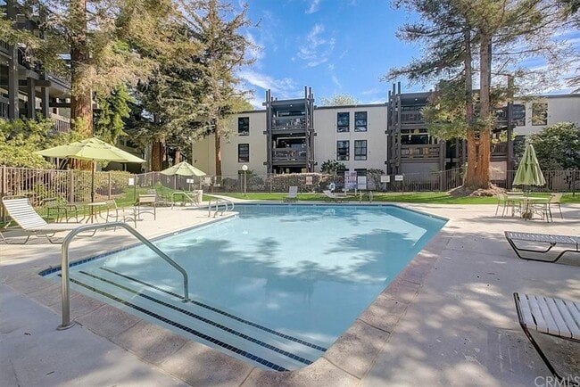 Building Photo - 7740 Redlands St