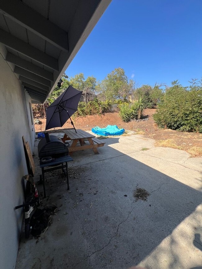 Building Photo - Oroville one bed one bath duplex for rent.