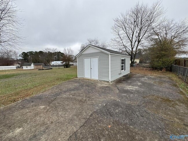 Building Photo - 104 Cypress Cir