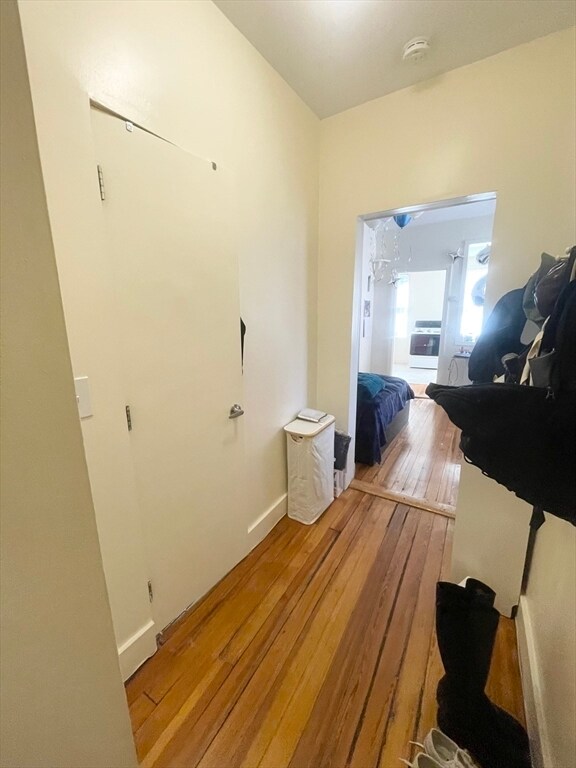 Building Photo - 68 Myrtle St