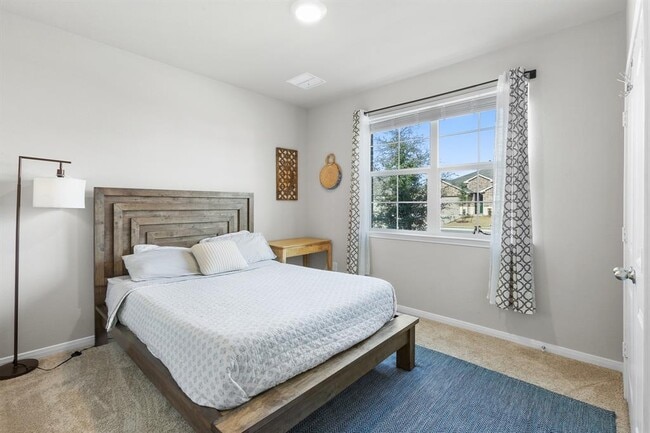 Building Photo - 199 Frostweed Dr