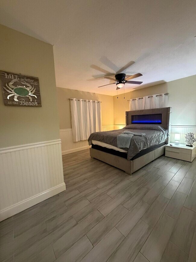 Building Photo - 1207 Australian Ave