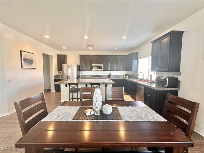 Building Photo - 5630 Aspen Heights Dr