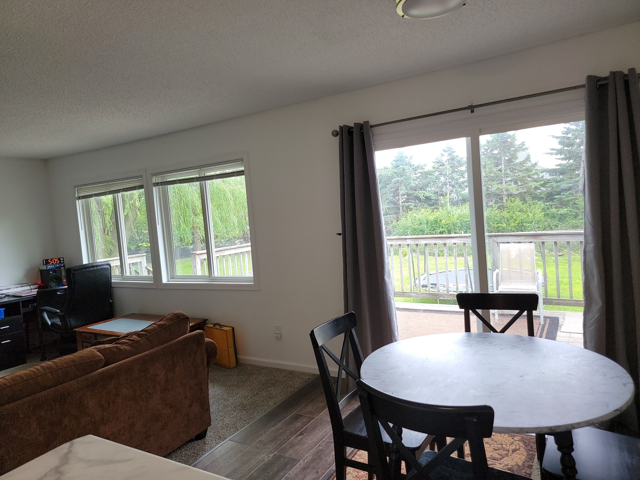 Dining area with deck view - 4557 Scott Trl