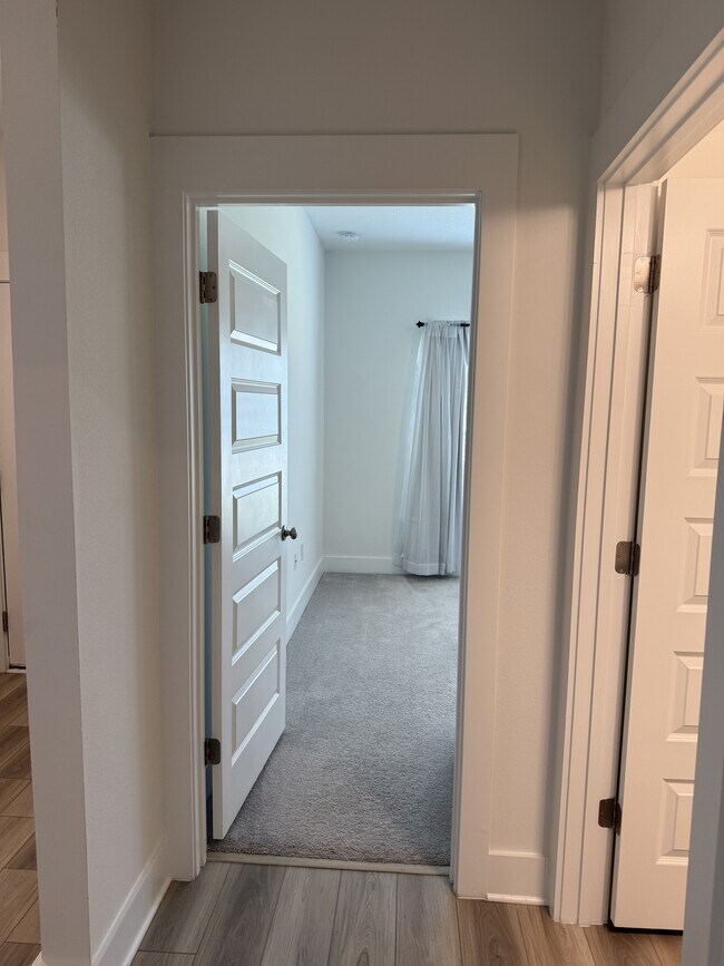 Building Photo - 210 Lyla Ln