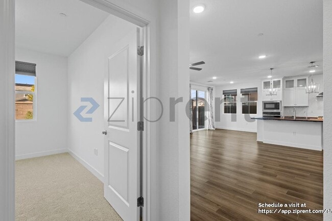 Building Photo - 15961 Mavericks Ln