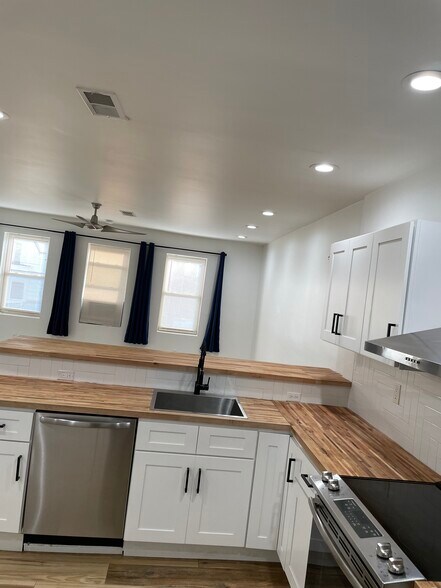 kitchen - 1105 S 47th St
