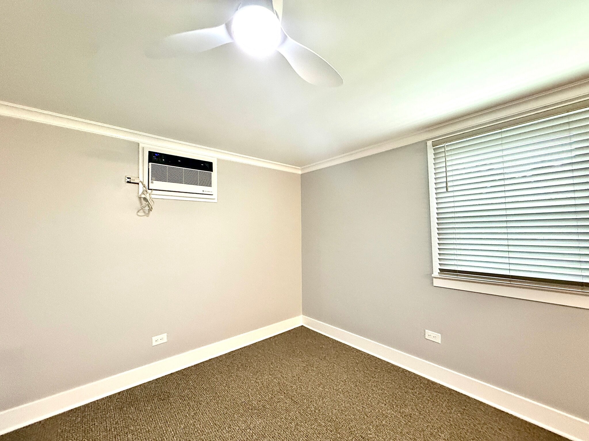 New 14,000 BTU wall mounted A/C - 16W671 56th St