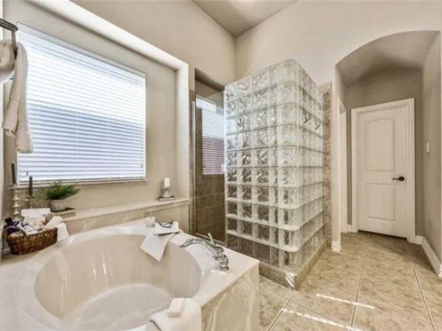 Building Photo - 935 Pelican Dr