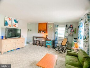 Building Photo - 227 N Main St