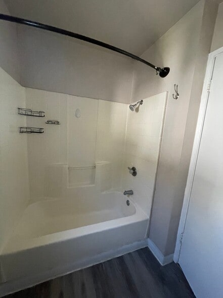 Building Photo - 415 H St
